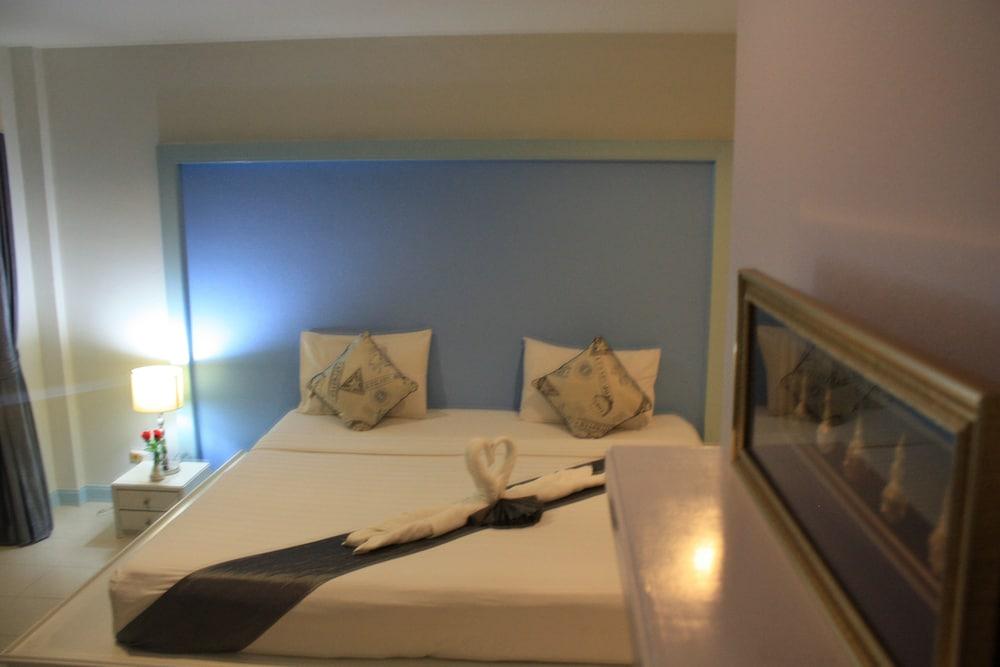 Phuket Racha Kata Homestay Ngoại thất bức ảnh