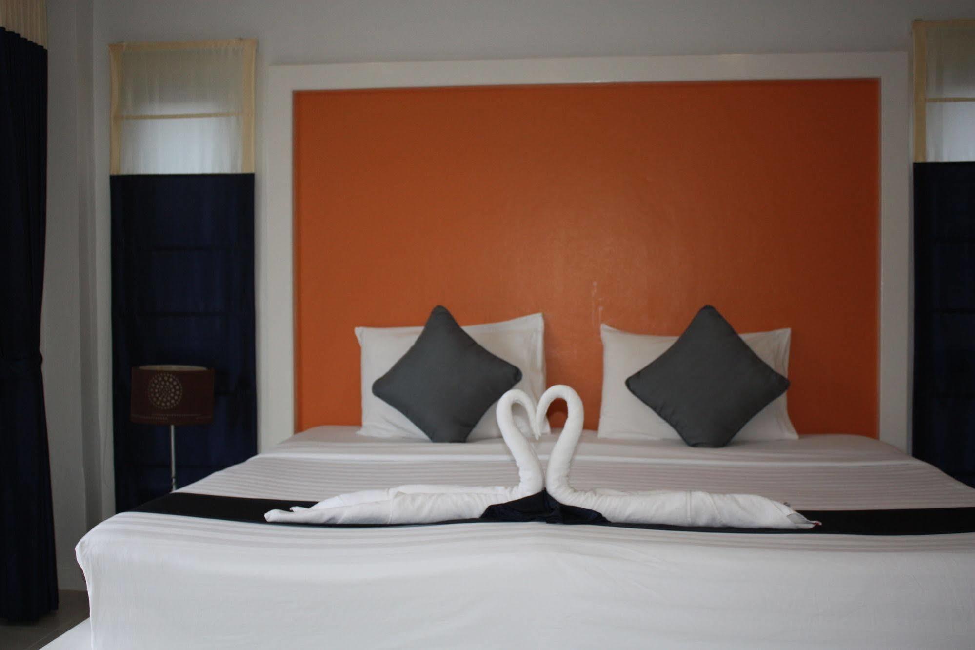 Phuket Racha Kata Homestay Ngoại thất bức ảnh