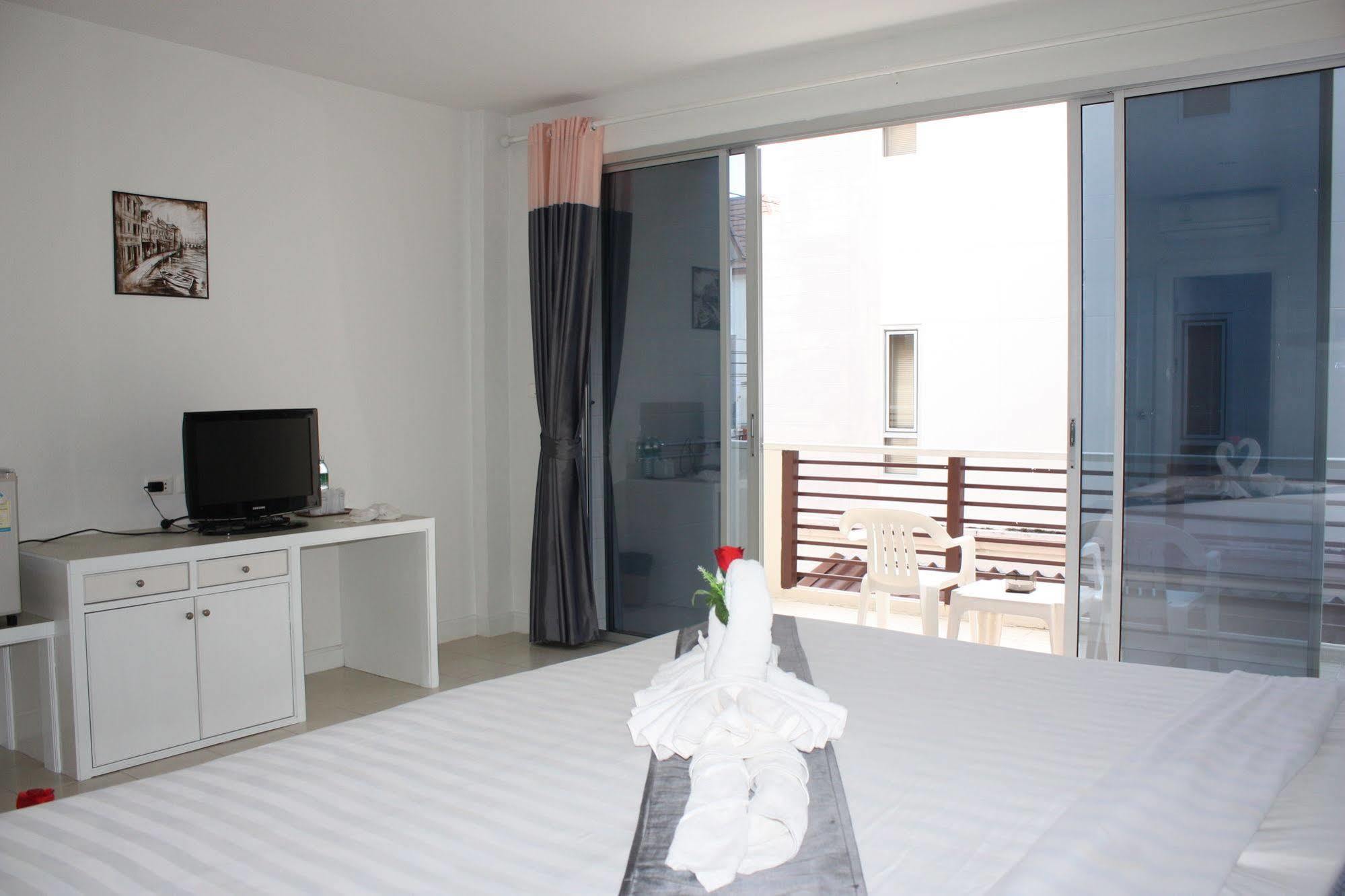 Phuket Racha Kata Homestay Ngoại thất bức ảnh